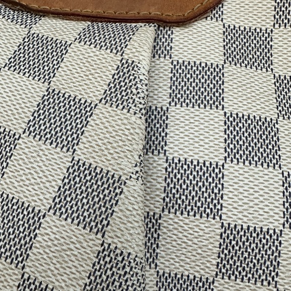 Pre-loved Louis Vuitton white canvas cross body bag. Small version. - Picture 10 of 14